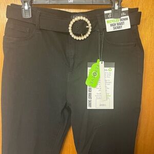 WOMENS BNWT DJEANS SZ 12. BLACK NO DISTRESSING SKINNY JEANS FULL LENGTH